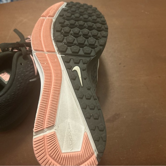 Size 8.5 - Nike Zoom Winflo AA7414-004 Gray Running Shoes - Picture 5 of 10
